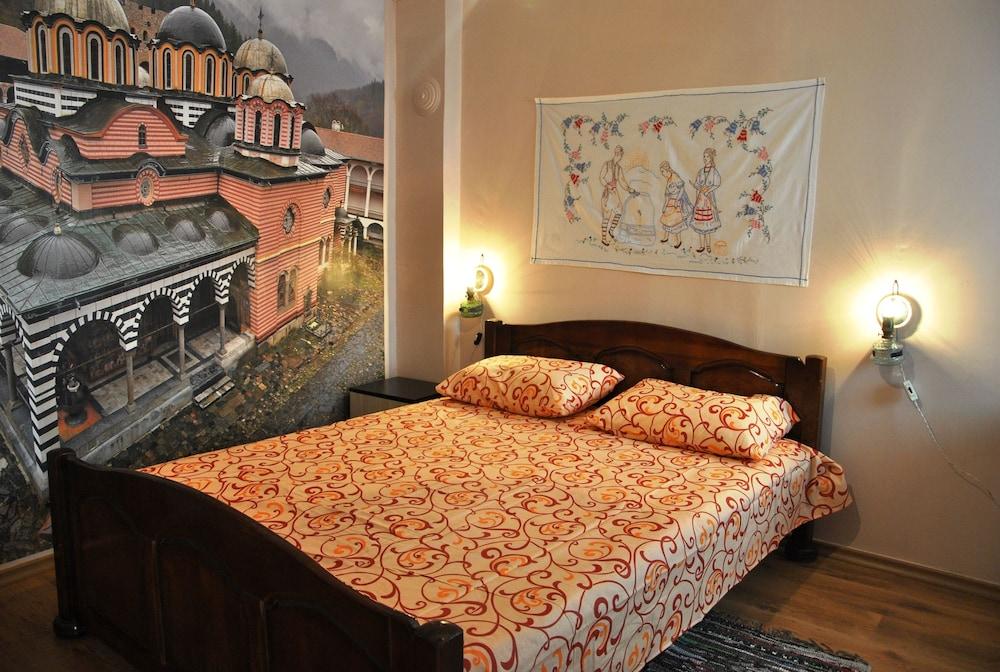 10 Coins Hostel & Tours Sofia Esterno foto