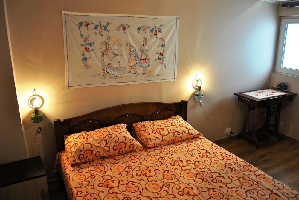 10 Coins Hostel & Tours Sofia Esterno foto
