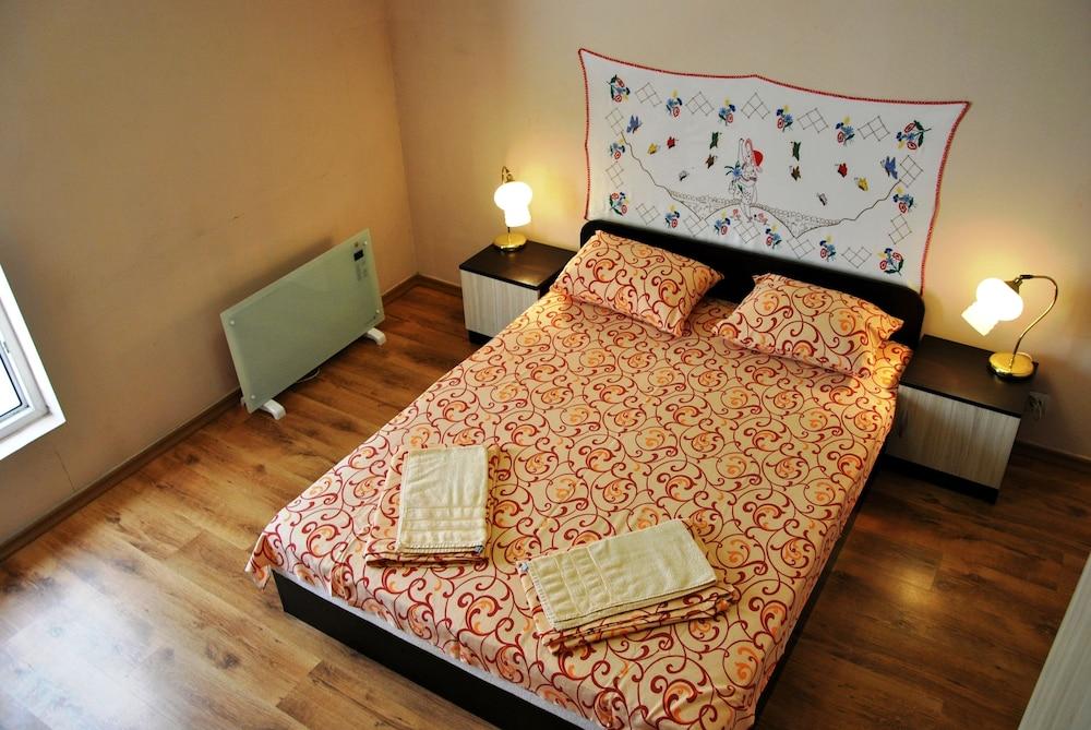 10 Coins Hostel & Tours Sofia Esterno foto