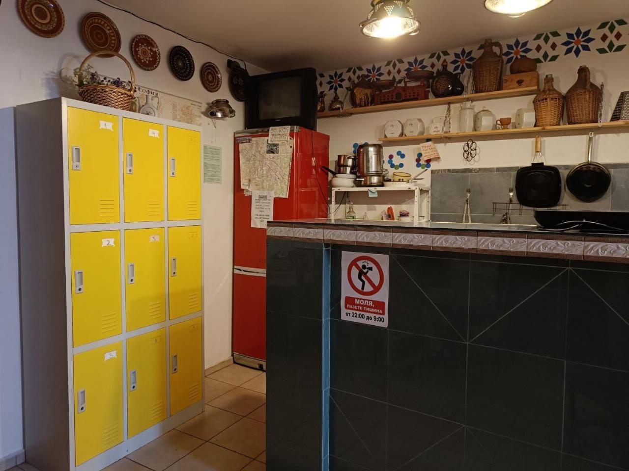 10 Coins Hostel & Tours Sofia Esterno foto