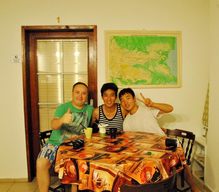 10 Coins Hostel & Tours Sofia Esterno foto