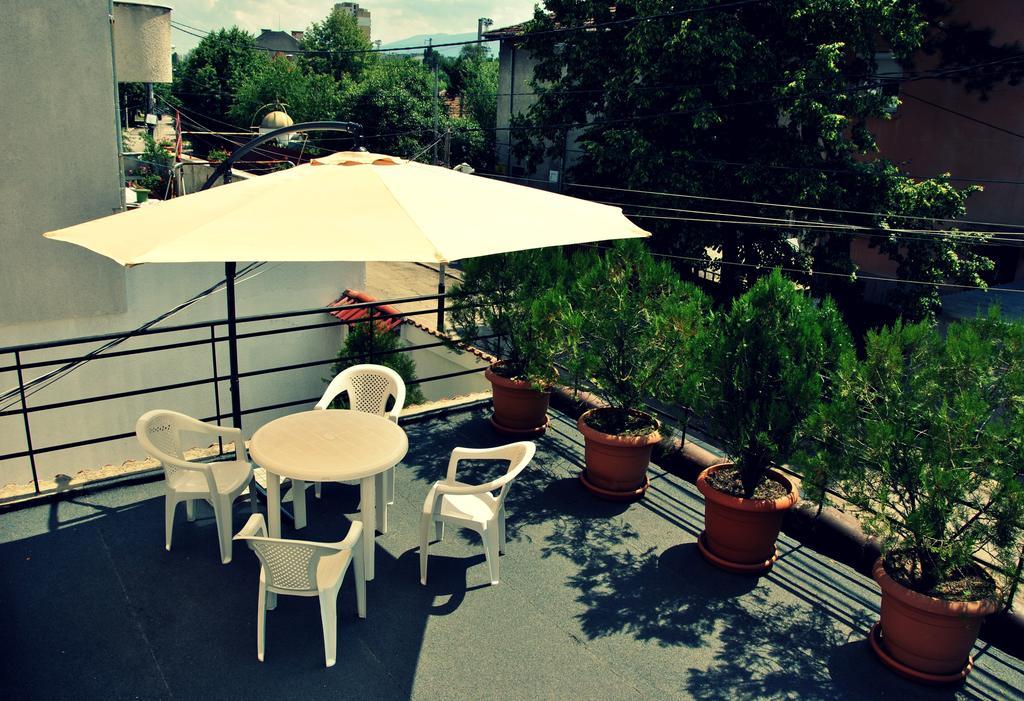 10 Coins Hostel & Tours Sofia Esterno foto