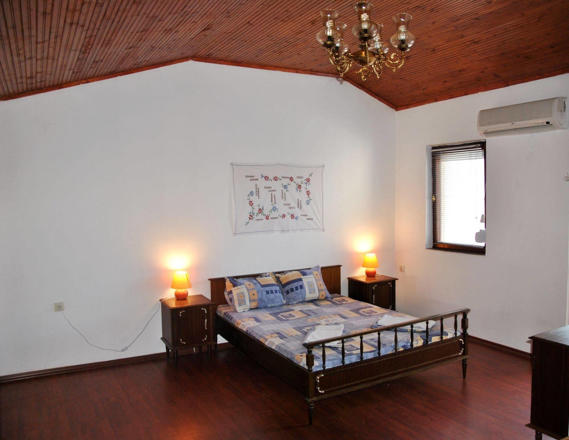 10 Coins Hostel & Tours Sofia Esterno foto